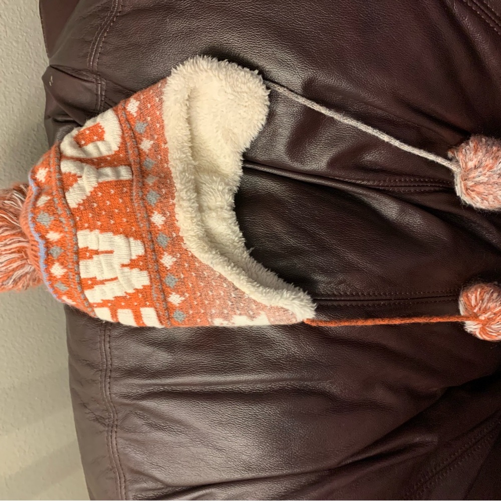 New York Winter Hat with Pom Poms